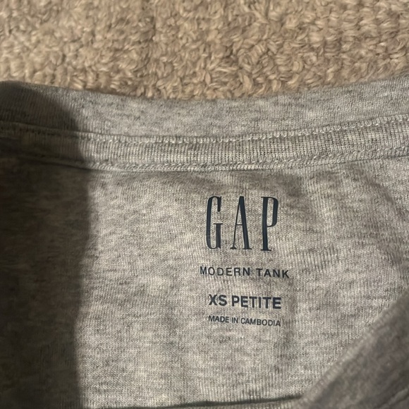 GAP tank top - Picture 2 of 4